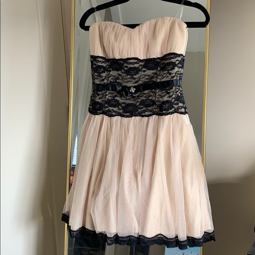 NWT Cream coloured laced dress
